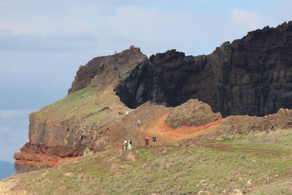 walkme alternative is madeira guided walks with professional mountain guides.